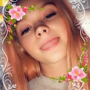 Meet your Posher, Estelle